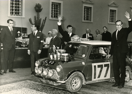 Rauno Aaltonen´og Henry Liddon i BMC Mini Cooper S, 1967
(Foto: BMW)